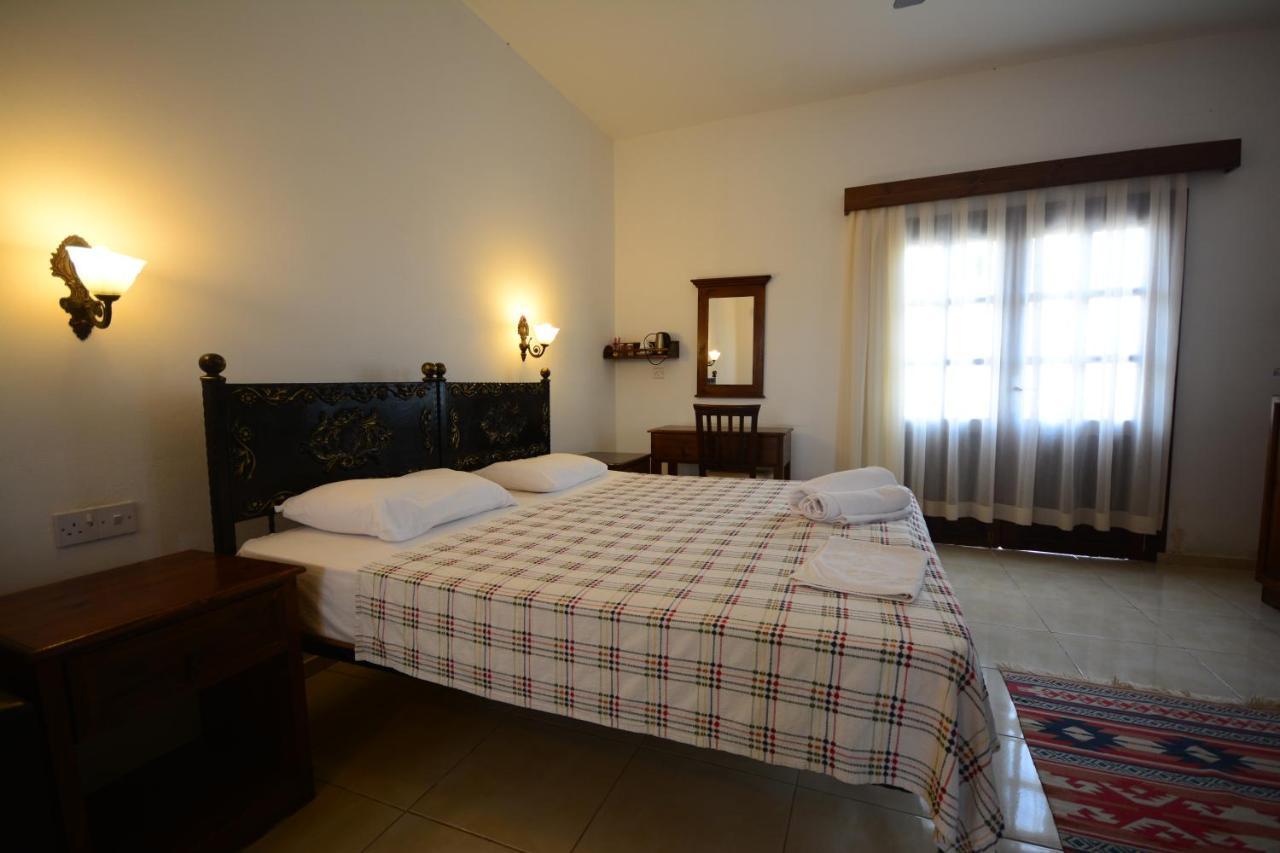 Villa Lembos Hotel Karpaz Rizokarpaso Екстериор снимка